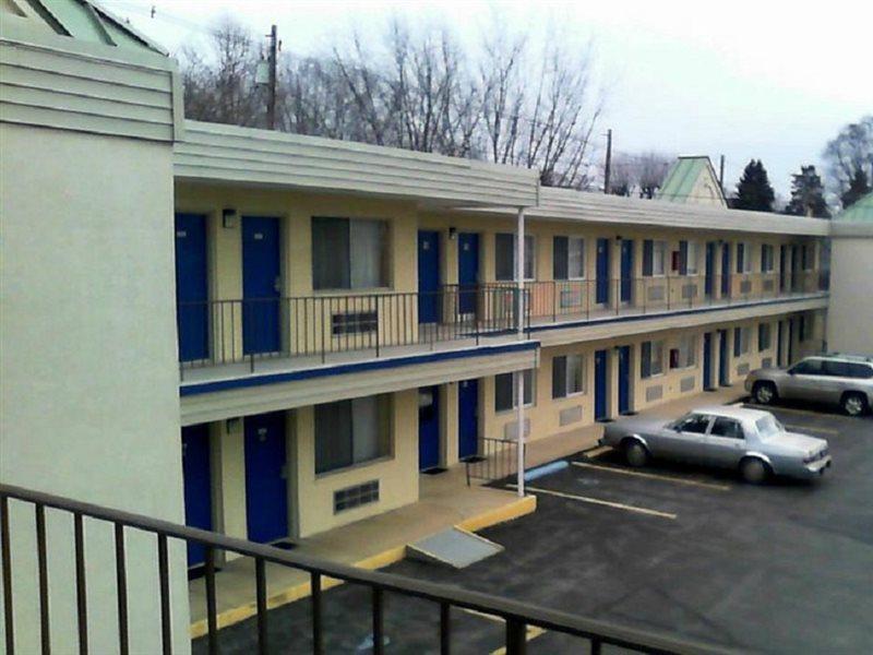 Days Inn By Wyndham Waynesboro Exterior photo